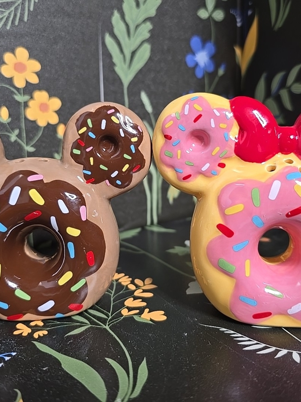 Disney Mickey Minnie Mouse Donut Sprinkles Dessert Salt Pepper Shakers